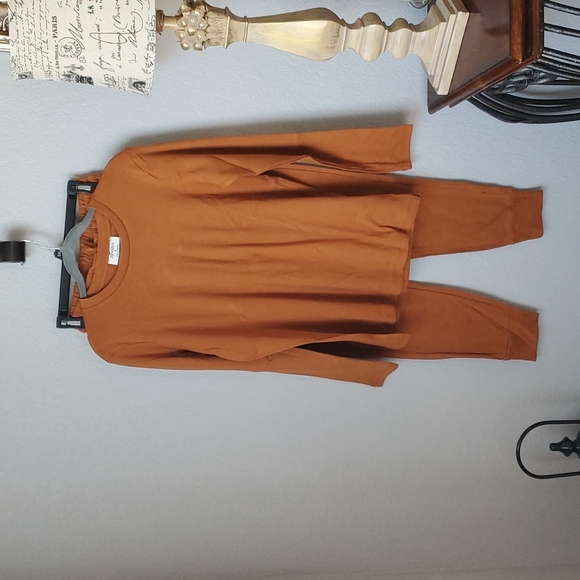 NWT Small NEW ALMOND/RUST 2 PIECE LOUNGE SET - Picture 9 of 10